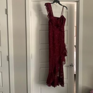 Lulus Maroon floral asymmetric wedding guest formal dress. Still has the tags!